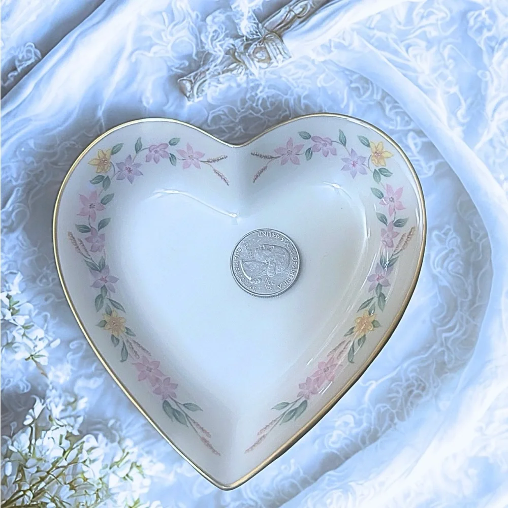 Lenox Floral Heart Trinket/Candy Dish • Gold Rim • Boxed, or Potpourri holder